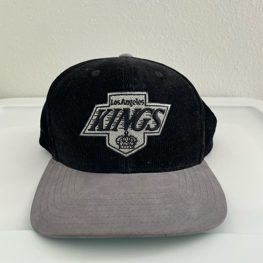 American Needle Vintage Hockey LA Kings Black Gray Corduroy SnapBack NHL Sport